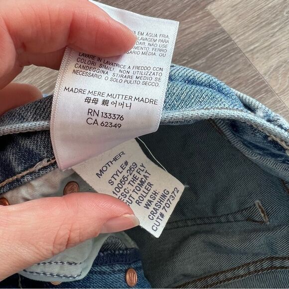 MOTHER superior the fly cut tomcat roller jean in crashing - Picture 8 of 13